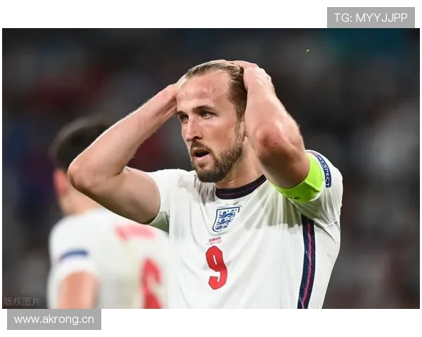 哈里·凯恩回撤组织能力解析：中锋转型进攻核心的战术实现