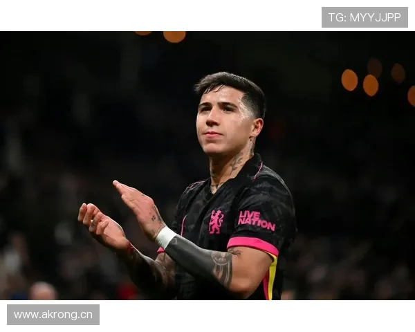 恩佐 vs 布鲁诺·费尔南德斯:中场组织与进攻参与度对比 恩佐 vs 布鲁诺·费尔南德斯:中场组织与进攻参与度对比