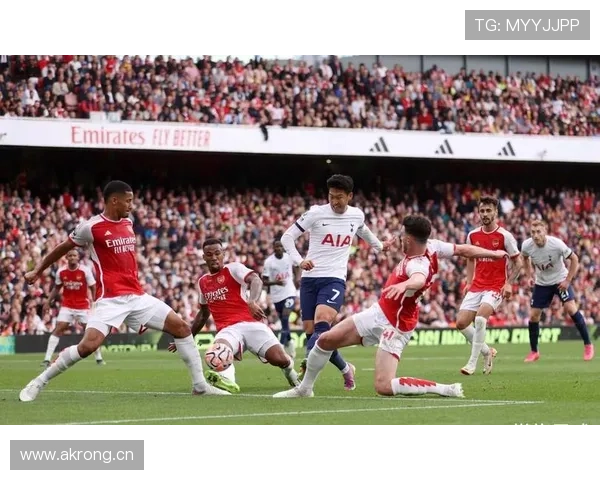 拉菲尼亚与萨卡:英超边锋进攻效率及战术角色对比分析 拉菲尼亚与萨卡:英超边锋进攻效率及战术角色对比分析